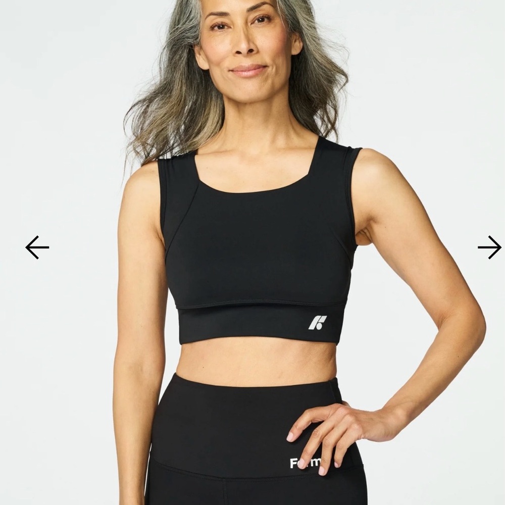 Women’s Black Sports Bra — Performance Crop Bra